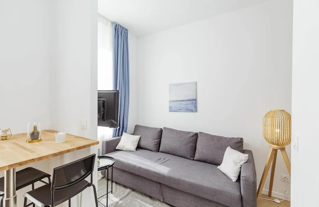 Nice 23 M Bright And Renovated Courtyard Side-1