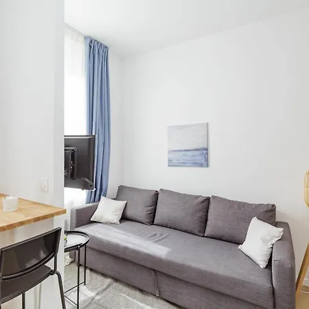 Nice 23 M Bright And Renovated Courtyard Side-3