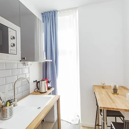 Nice 23 M Bright And Renovated Courtyard Side-2