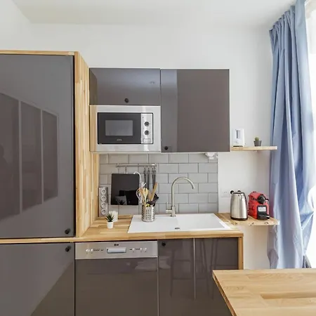 Nice 23 M Bright And Renovated Courtyard Side-3